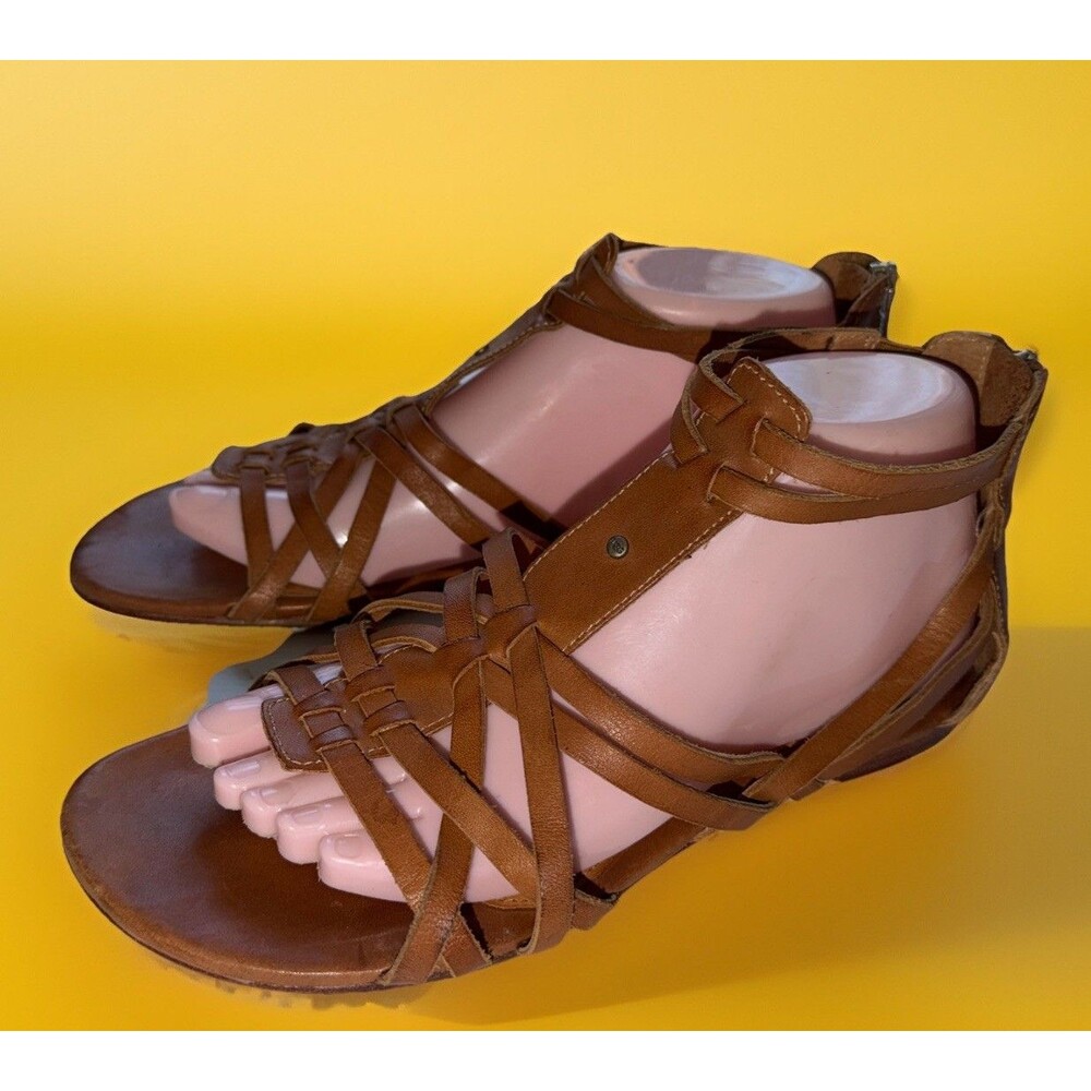 Womens UGG Strappy Gladiator Sandals Beown Leather Ankle Strap Sz 8 M